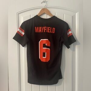 Gently worn Cleveland Browns Mayfield Jersey youth 10/12